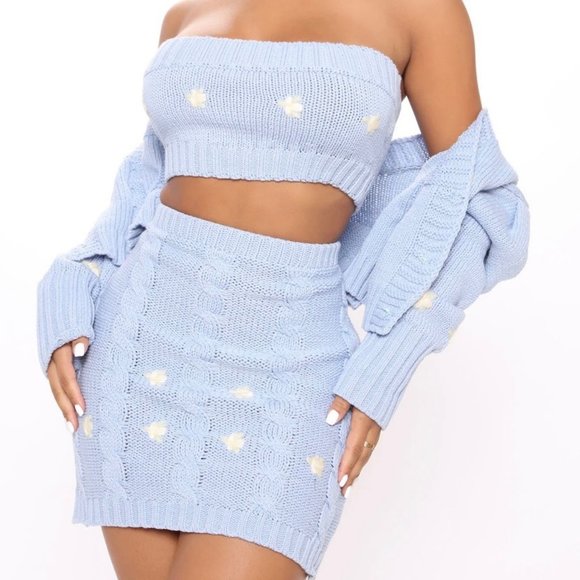 Knit Coord Set: Cardigan, Tube Top, and Skirt Size XS - Fashion Nova - Picture 13 of 15